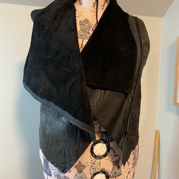 Black leather textured vest sz L Moto inspired - Picture 7 of 10